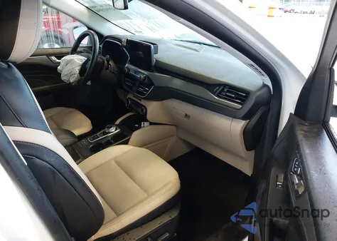 2021 Ford Escape Titanium Hybrid z USA, uszkodzony, nr VIN 1FMCU9DZ7MUB16787